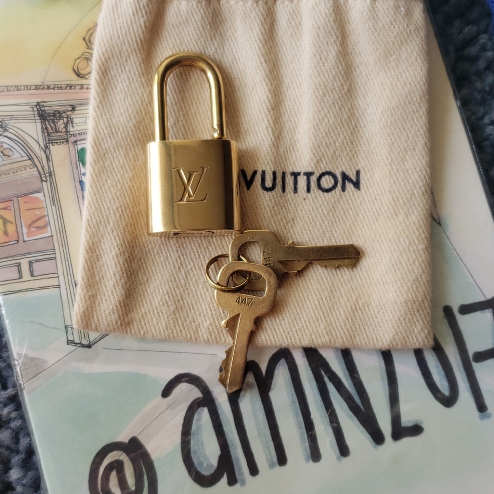 Louis Vuitton Lock & 2 Keys w/ Dustbag -LV Padlock